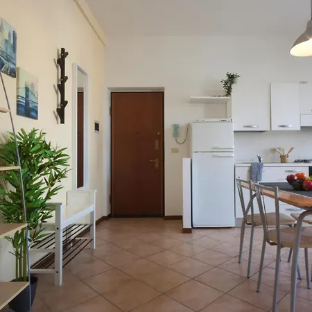 Apartment Shakira