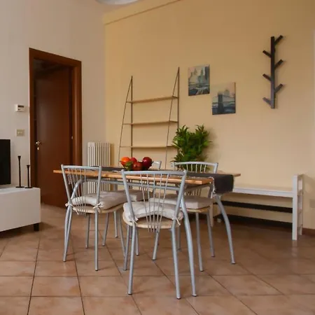 Apartment Shakira