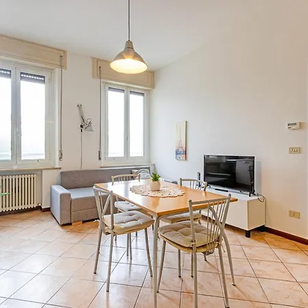 Shakira Apartment *